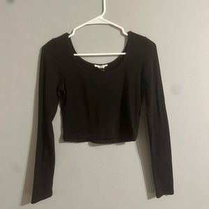 black cropped longsleeve